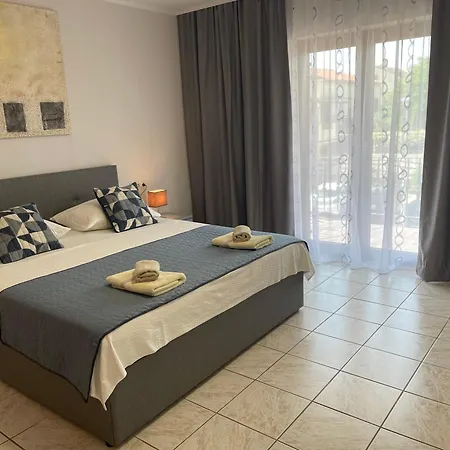 Apartment Fabris With Pool And Location Near Sea Novigrad Istria