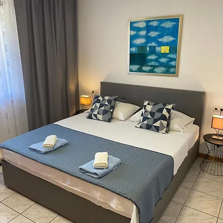 Fabris With Pool And Location Near Sea