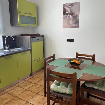Fabris With Pool And Location Near Sea Apartment *