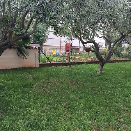 Fabris With Pool And Location Near Sea Apartment *