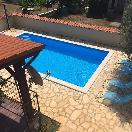 Apartman Fabris With Pool And Location Near Sea Novigrad Istria