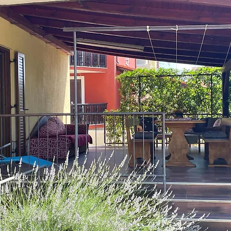 Fabris With Pool And Location Near Sea Διαμέρισμα