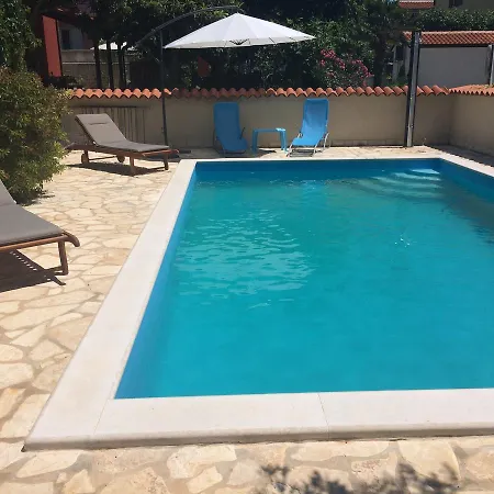 Apartman Fabris With Pool And Location Near Sea *