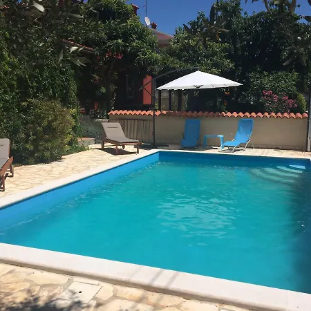 Apartman Fabris With Pool And Location Near Sea *