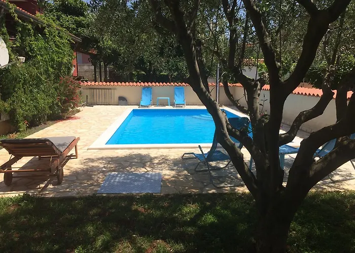 Fabris With Pool And Location Near Sea Apartmán Novigrad Istria