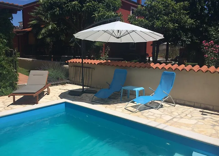 Fabris With Pool And Location Near Sea Apartmán *